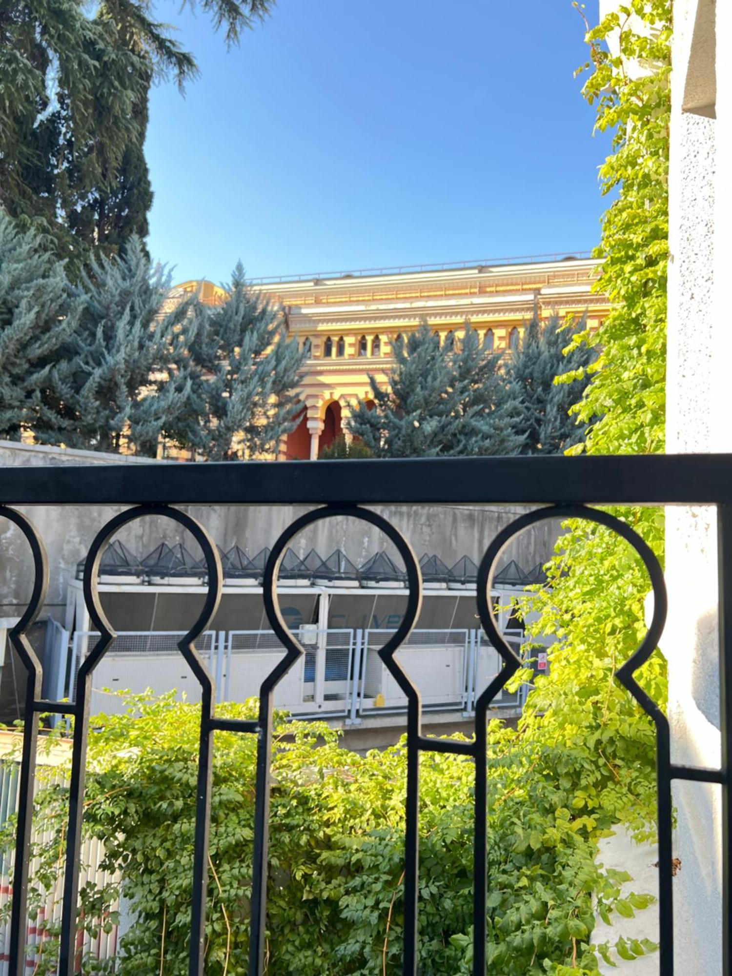 Opera Hotel Тбилиси Экстерьер фото